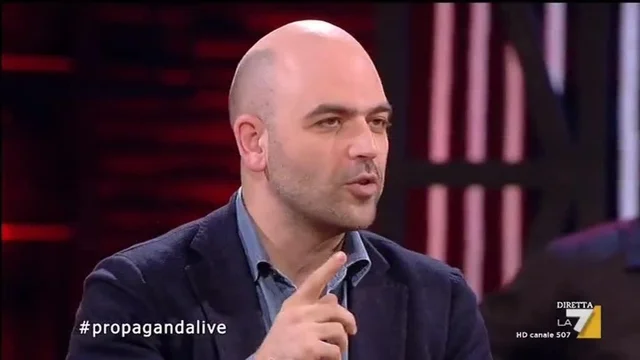 Roberto Saviano: 'La sinistra come un pugile che ha preso cazzotti e non reagisce'