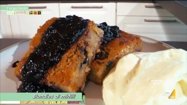 Blondies ai mirtilli