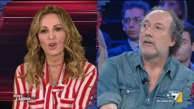 Daniela Santanché: 'dovremmo decidere come vestirci, nel rispetto delle istituzioni'