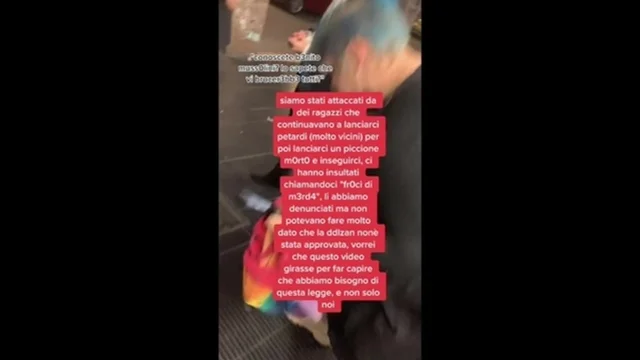 Ferrara, aggressione omofoba: "Mussolini vi brucerebbe tutti"