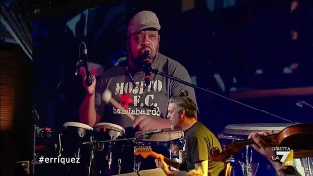 'Manifesto' - l'omaggio della #propagandaorkestra a Erriquez voce e anima della Bandabardò