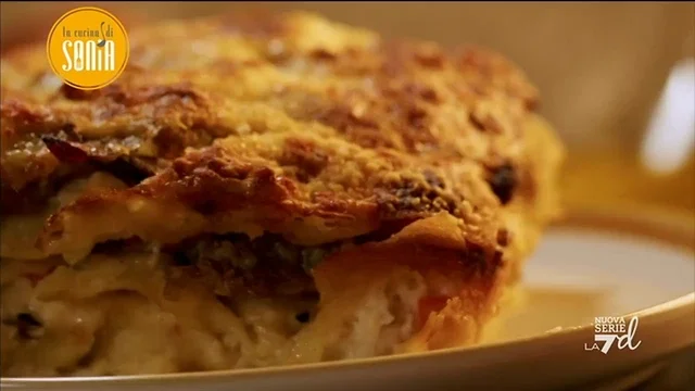 Lasagne di pane carasau con salsiccia e funghi