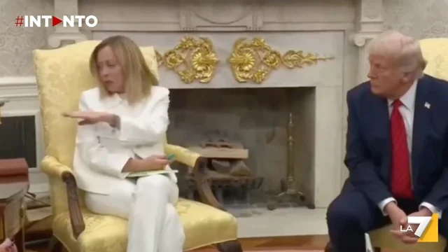 "Faccio io": Meloni interrompe la traduttrice e corregge le spese per la difesa davanti a Trump