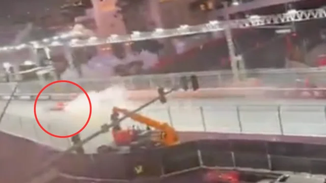 F1, gp Las Vegas: un tombino distrugge la Ferrari di Sainz: il video