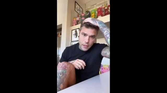 Fedez attacca Giorgia Meloni: "Diceva che Mussolini ha fatto anche cose buone"