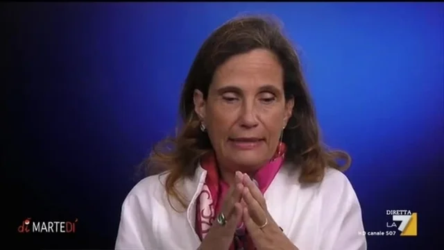 Ilaria Capua: "10 giorni in terapia intensiva costano 100mila euro..."
