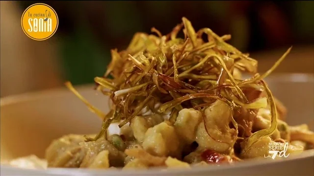 Spatzle con crema di carciofi, burrata e guanciale