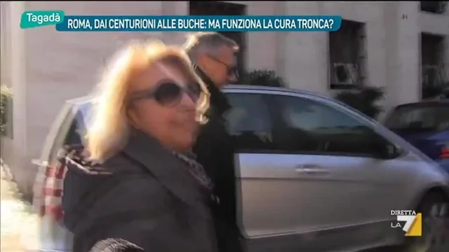 Roma, dai centurioni alle buche: ma funziona la cura Tronca?