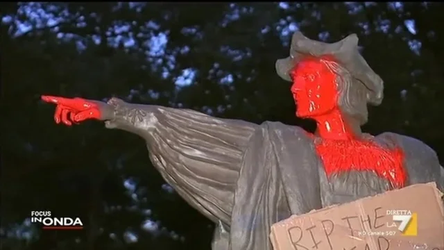 Statue al tappeto, oggi come ieri