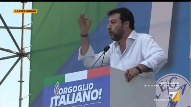 Salvini-Renzi, il duello continua
