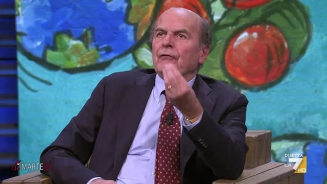 Bersani sui provvedimenti del governo contro il caro bollette: "Non sanno dove mettere le mani"