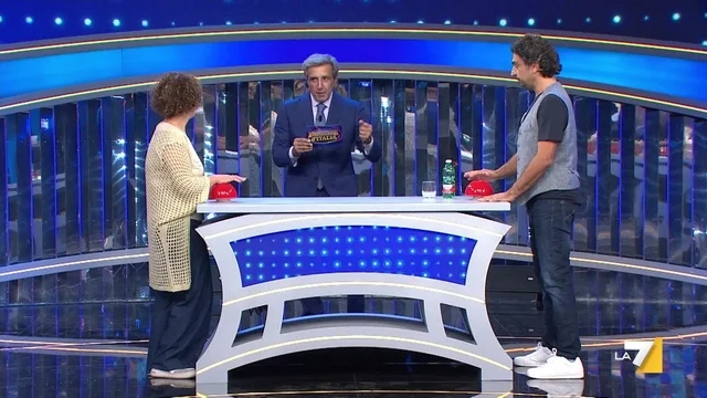 "Diventi milionario, quale oggetto di casa scegli di rivestire d'oro?"