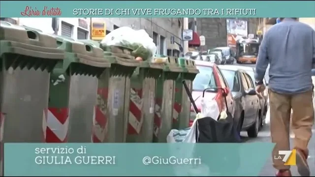 Storie di chi vive frugando tra i rifiuti