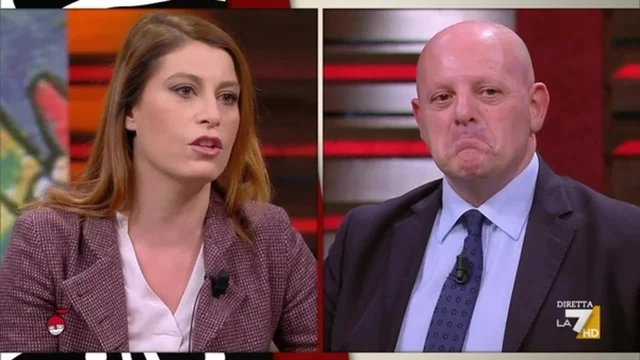 Piccolotti: "Il governo Meloni ha messo gran parte dei soldi sulle armi". E Totaro scoppia a ridere
