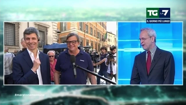 Siparietto tra Mentana e Calenda: "Stiamo aspettando tutti cosa fanno Conte e Salvini" "Pensi come siamo messi nella vita..."