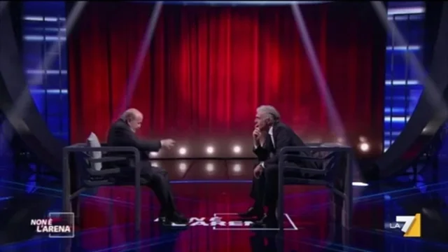 Maurizio Costanzo e la 'parentela mediatica': la standing ovation a Non è l'Arena
