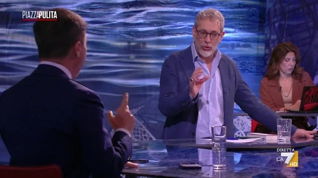 Del Deo, scontro Formigli-Bocchino: “Il Governo Meloni ha cacciato Del Deo”. Formigli: “Però l’ha cacciato da intoccabile...”