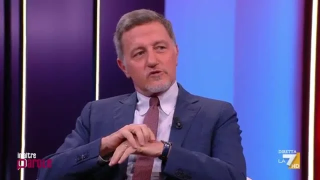 Spot di Meloni per il 2 giugno, Giannini ironizza: “Io non la sogno per fortuna. C’è una certa arietta di regime”
