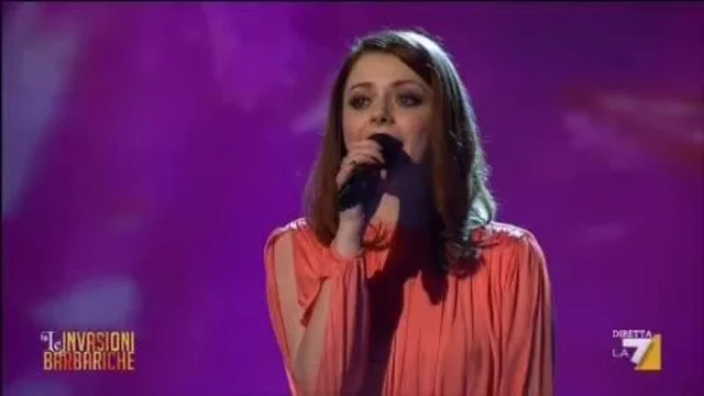 Annalisa canta "Scintille" (LIVE)