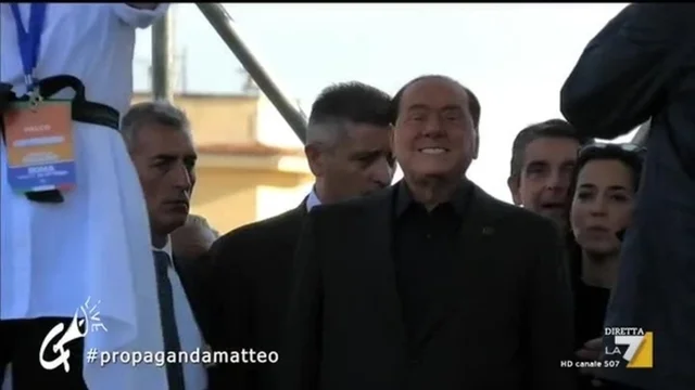 Berlusconi si dilunga nel suo intervento a San Giovanni e la piazza si lamenta
