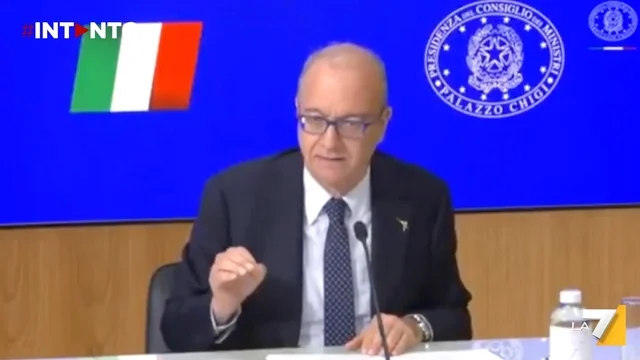 Valditara stringe sull'educazione sessuale: “Solo con consenso dei genitori"