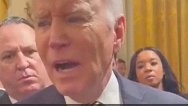 Il fuorionda di Biden con una giornalista: "Putin è un criminale di guerra? Sì"