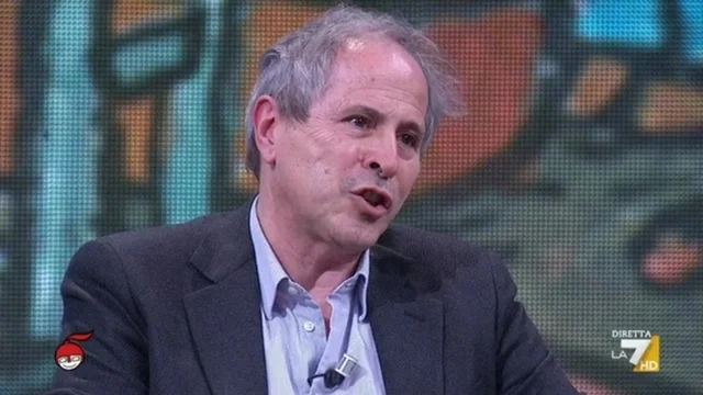 Covid, Crisanti attacca il comitato tecnico: "La pandemia l'hanno vista solo in televisione"