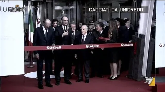 Cacciati da Unicredit
