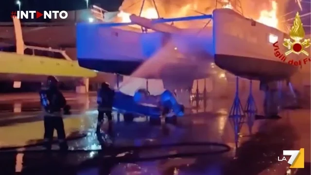 Olbia, incendio su un catamarano di 25 metri: intervento dei vigili del fuoco