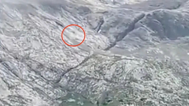 Marmolada, il crollo del blocco di ghiaccio ripreso dall'alto