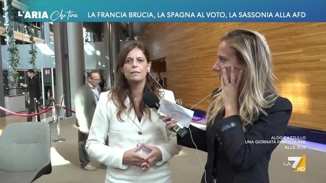 Ilaria Salis, lo scontro con Michele Silenzi: “Minorenni mutilati in Francia”, “Non dica assurdità”