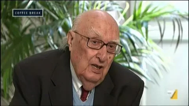 ANDREA CAMILLERI: "COSA PENSO DEI POLITICI"