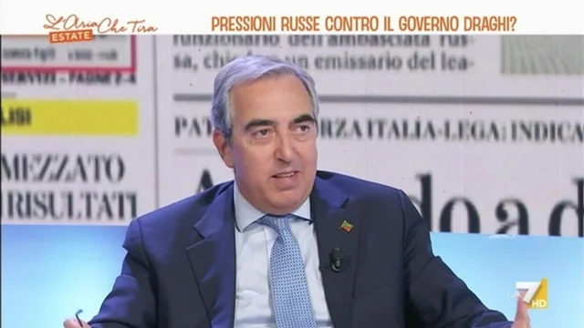 Gasparri contro Letta e Calenda: "Qualcuno ha bevuto vino?"