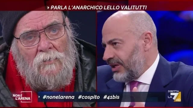 Cospito, botta e risposta Paragone - Valitutti: "Anche lei avrebbe sparato ad Adinolfi?". L'anarchico: "sì, lo avrei fatto"