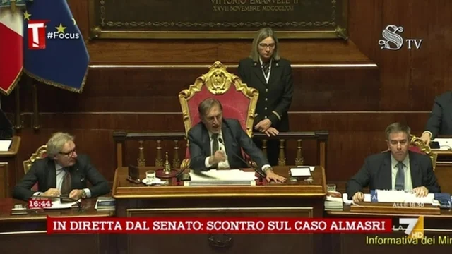 Caos in Senato, interviene La Russa: "Cosa è successo?"