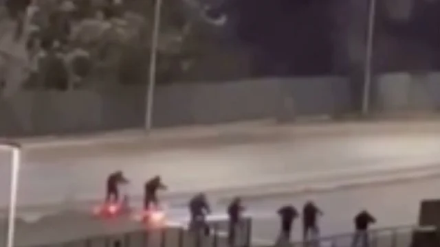Roma, gara clandestina notturna sui monopattini: il video