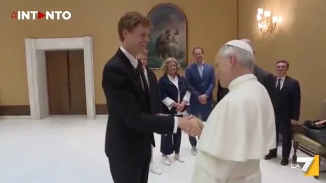Jannik Sinner ricevuto da Papa Leone XIV: "Giochiamo?"
