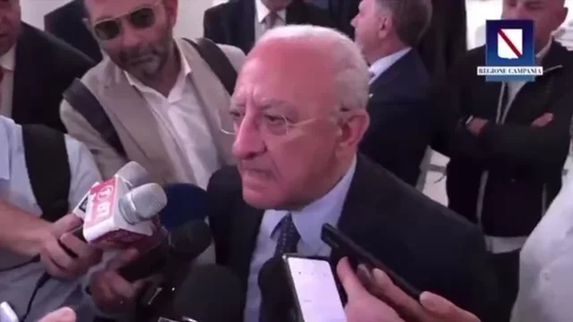 "Sono quella str***a della Meloni", De Luca risponde così alla Presidente del Consiglio