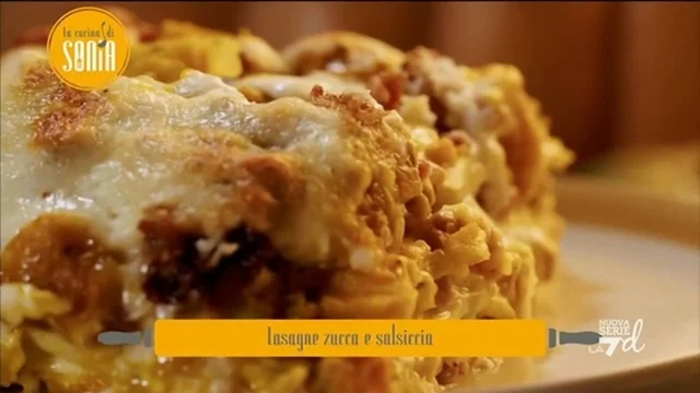 Lasagne con zucca, salsiccia e pecorino