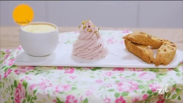 Cantucci salati al formaggio con zabaione salato