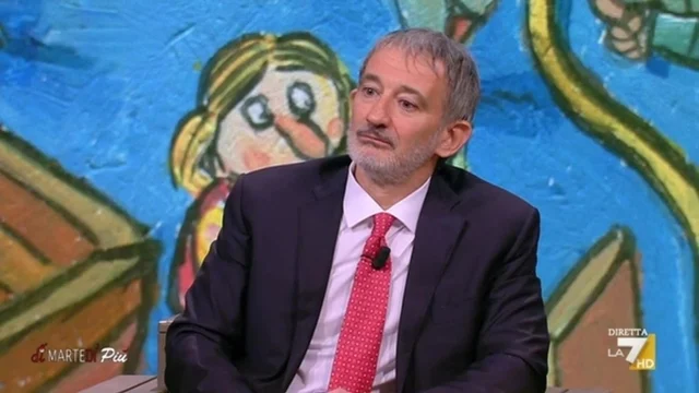 Pietro Senaldi attacca la sinistra: "Parlano di come spendere soldi che non sanno fare"