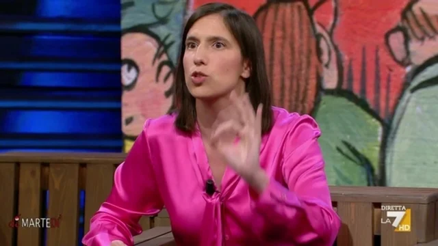 Lega propone leva obbligatoria, Elly Schlein: "Nelle mani dei giovani vorremmo vedere il futuro, non il fucile"