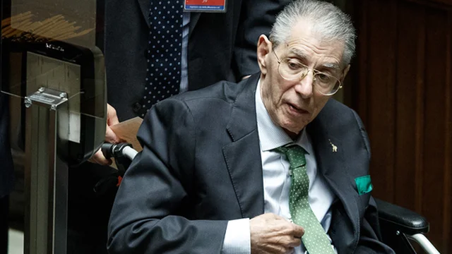 Smentita la notizia della morte di Umberto Bossi