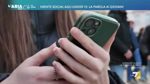 Niente social agli under 15: la parola ai giovani