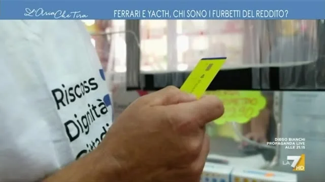 Ferrari e yacth, chi sono i furbetti del reddito di cittadinanza? Ecco come riescono ad aggirare le regole