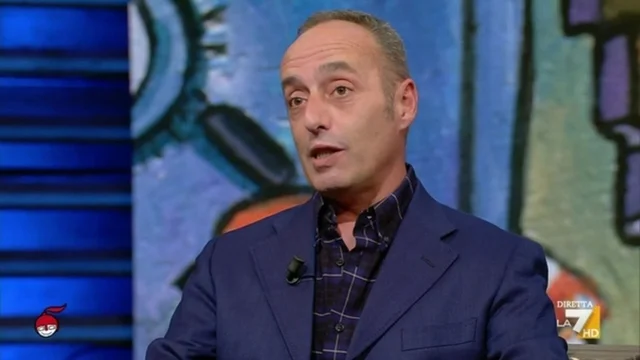 Enrico Brizzi : "Il nostro non è un paese da rivoluzione, la pancia del paese è conservatrice"