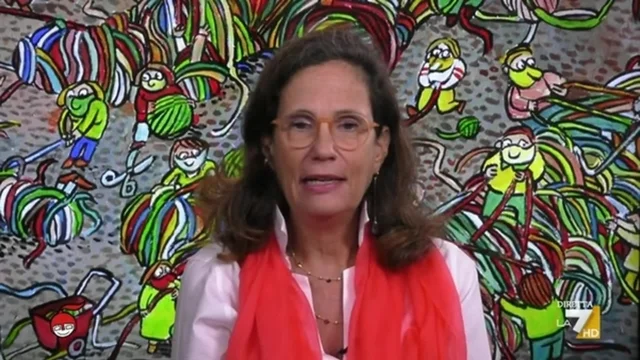 Varianti Covid, Ilaria Capua: "Non sono più aggressive, alcune di queste sono più contagiose"