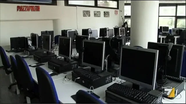 Dall'Italia all'Albania: viaggio nei call center