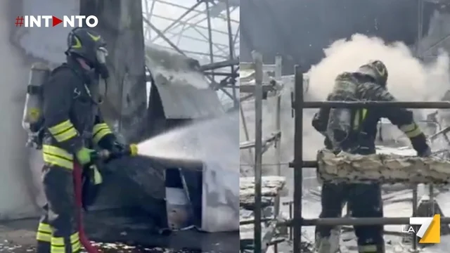 Incendio a Linate nello stabilimento Perfetti, fabbrica di dolciumi