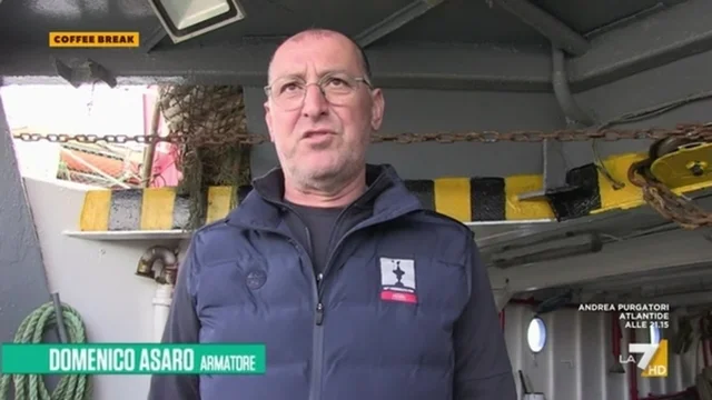 Il caro gasolio blocca i pescherecci a Mazara del Vallo: "Da 0.25 a 1 euro, non possiamo fare il pieno"